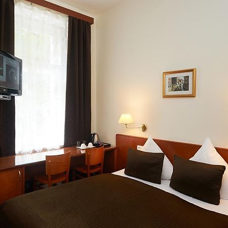 Hotel Andel Прага Екстериор снимка