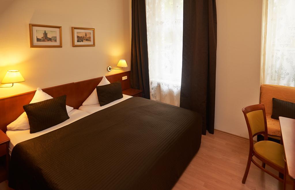 Hotel Andel Прага Екстериор снимка