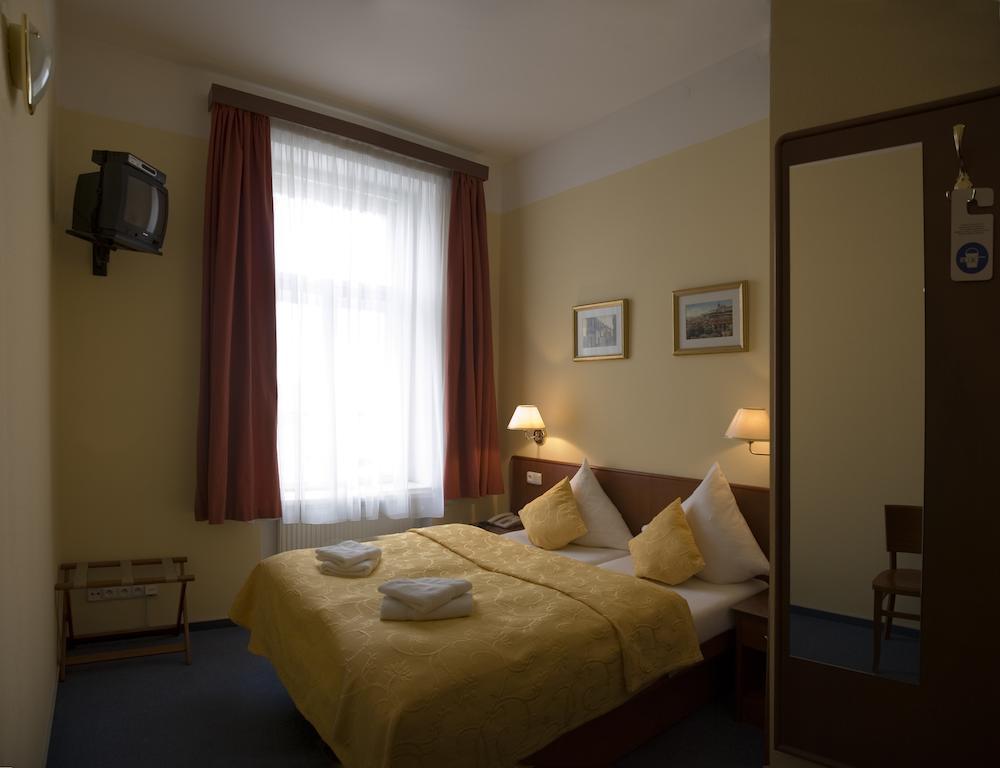 Hotel Andel Прага Екстериор снимка