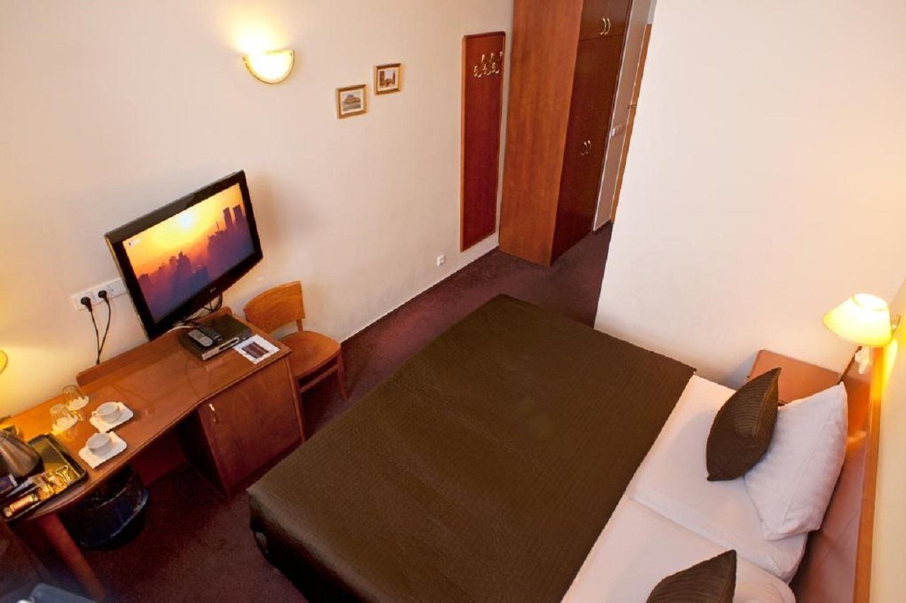 Hotel Andel Прага Екстериор снимка